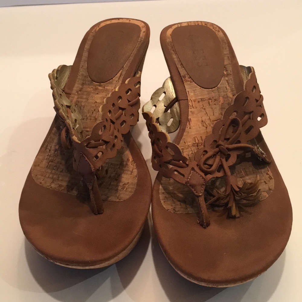 GUESS SLIP ON SIZE 8